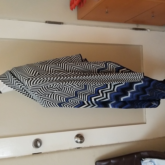 NWT BCBG Nana Pointelled card wrap - Picture 5 of 10